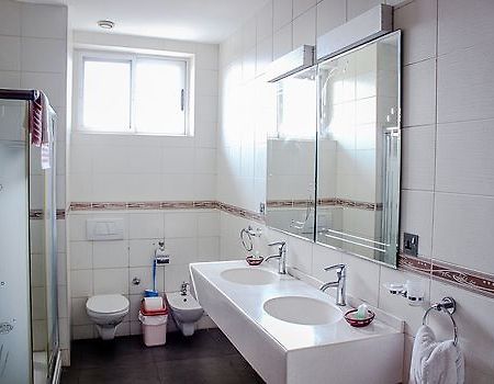 Maxlot Hotel Акра Екстериор снимка